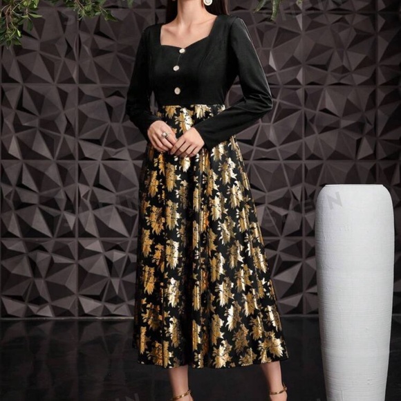 Beautiful black and golden dress size xl new never worn - Picture 2 of 4